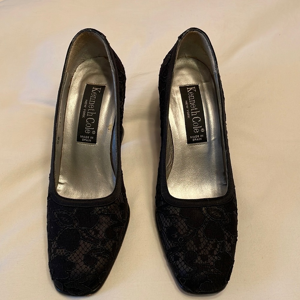 Kenneth Cole Black Lace pumps - size 5.5M